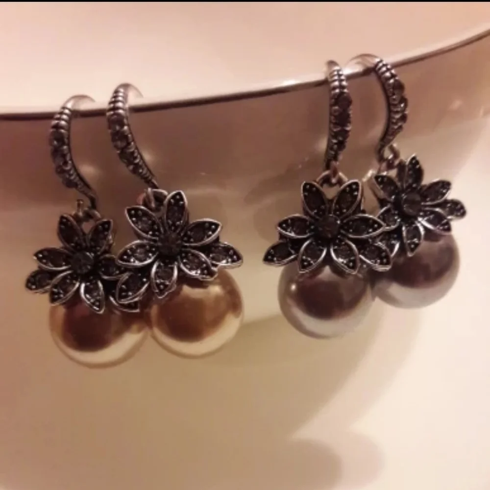 Gorgeous Vintage Champagne Pearl Earrings - Picture 9 of 11
